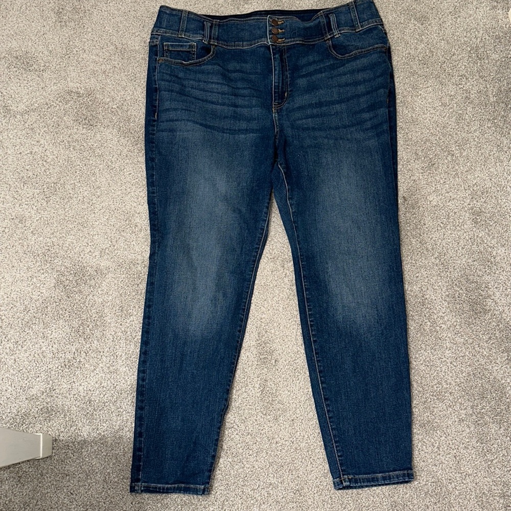 18. Lane Bryant Flex Magic Waist Band Super Stretch Ultra High Rise Jegging